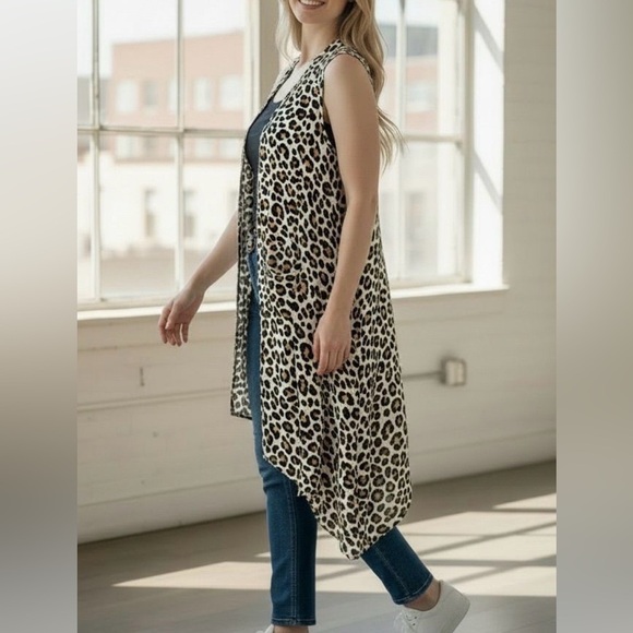 Amuse Society Tops - Amuse Society Leopard Print High Low Duster Kimono One Size Boho